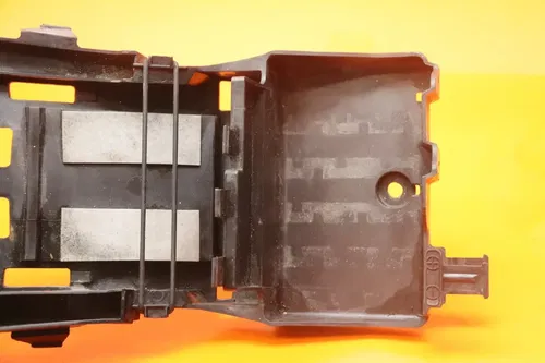 07-08 SUZUKI GSXR 1000 OEM REAR BACK TAIL UNDERTAIL BATTERY TRAY PLASTIC