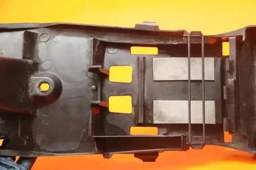 07-08 SUZUKI GSXR 1000 OEM REAR BACK TAIL UNDERTAIL BATTERY TRAY PLASTIC