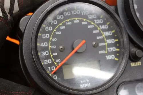 01-05 YAMAHA FZ1 OEM SPEEDO TACH GAUGES DISPLAY CLUSTER  ONLY 9.3K MILES!