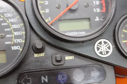01-05 YAMAHA FZ1 OEM SPEEDO TACH GAUGES DISPLAY CLUSTER  ONLY 9.3K MILES!