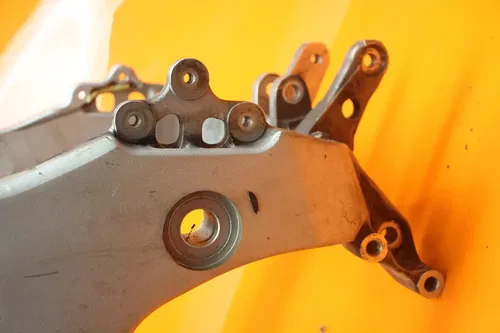 99-03 SUZUKI GSXR1300R BUSA STRAIGHT FRAME CHASSIS C 41100-24F12-291