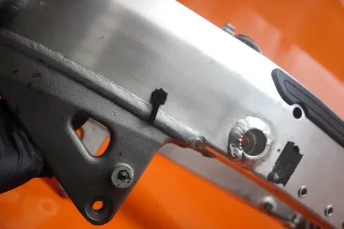 99-03 SUZUKI GSXR1300R BUSA STRAIGHT FRAME CHASSIS C 41100-24F12-291