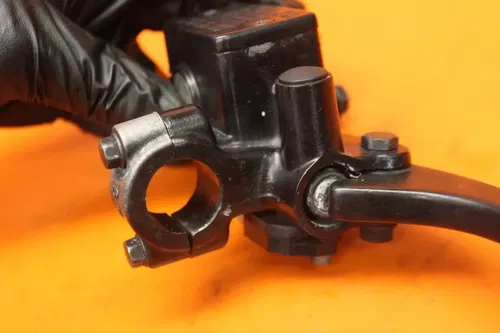 2017 KAWASAKI NINJA 300 OEM FRONT BRAKE MASTER CYLINDER W/ LEVER