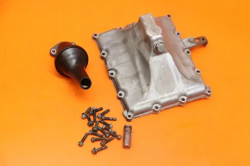 2004-2005 SUZUKI GSXR 600 750 OEM ENGINE MOTOR BOTTOM OIL PAN COVER