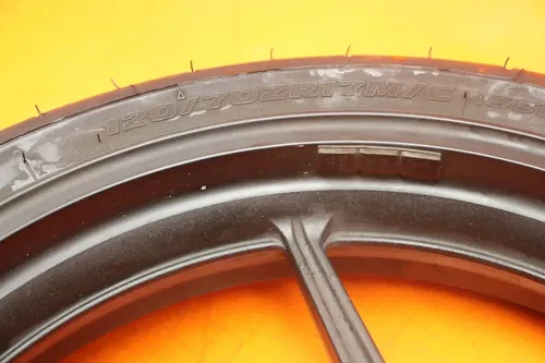 2004-2005 KAWASAKI NINJA ZX10R OEM FRONT WHEEL RIM W TIRE