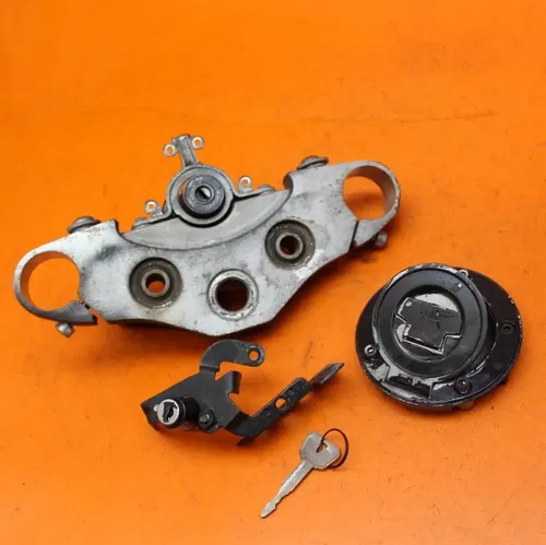 2007 YAMAHA V STAR 1300 OEM IGNITION LOCK KEY SET W/ GAS CAP AND SEAT LOCK