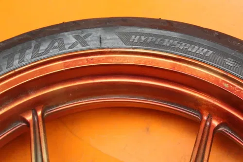 2005 2006 KAWASAKI NINJA ZX6R OEM STRAIGHT FRONT WHEEL RIM W TIRE