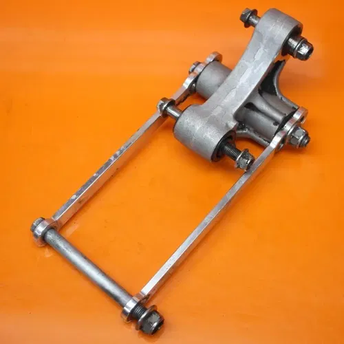 2004 2005 KAWASAKI NINJA ZX10R OEM REAR DOGBONE SHOCK LINKAGE LINK 39007-0003
