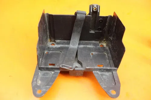 04 05 06 YAMAHA YZF R1 OEM REAR BACK TAIL UNDERTAIL BATTERY TRAY PLASTIC