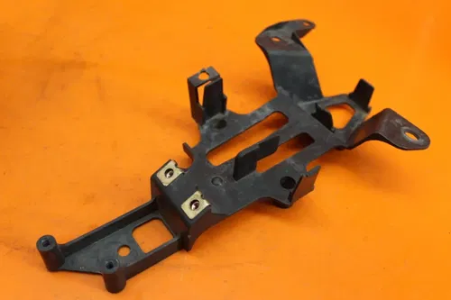 04 05 06 YAMAHA YZF R1 OEM REAR BACK TAIL UNDERTAIL BATTERY TRAY PLASTIC