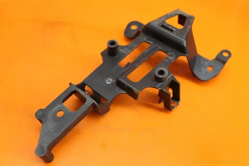 04 05 06 YAMAHA YZF R1 OEM REAR BACK TAIL UNDERTAIL BATTERY TRAY PLASTIC