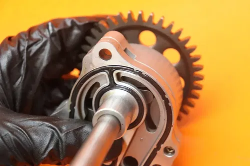 1999-2007 SUZUKI HAYABUSA OEM ENGINE MOTOR OIL PUMP