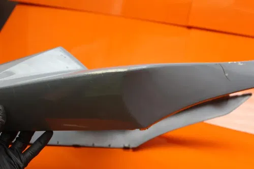 2002 2003 YAMAHA YZF R1 ZXMT REAR BACK TAIL FAIRING COWL SHROUD 5PW-21711-00-33