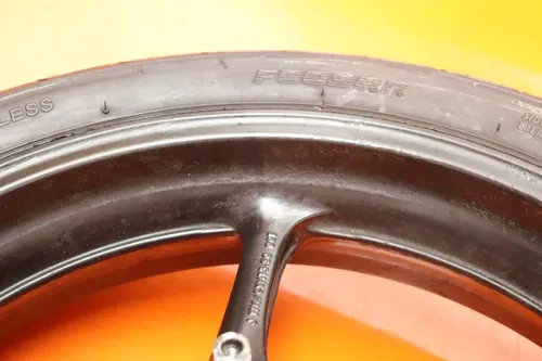 06-09 YAMAHA YZF R6S 03-09 R6 OEM FRONT WHEEL RIM W TIRE