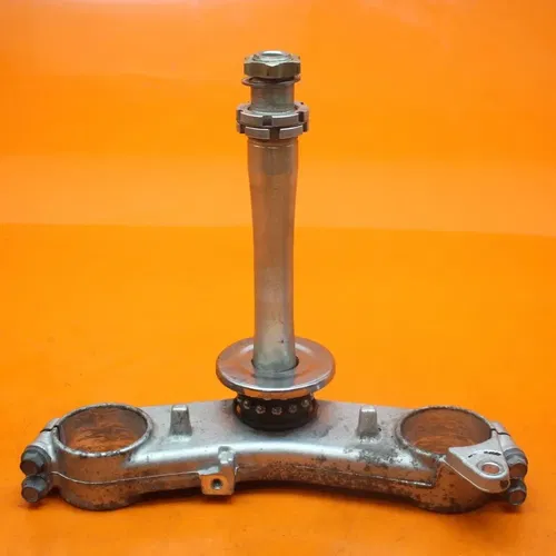 99-03 SUZUKI GSXR1300R BUSA OEM STRAIGHT FRONT FORKS CLAMP LOWER TRIPLE TREE