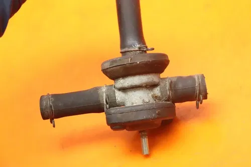 2003-2004 SUZUKI GSXR 1000 AIR VALVE SOLENOID TOP ENGINE SWITCH SENSOR