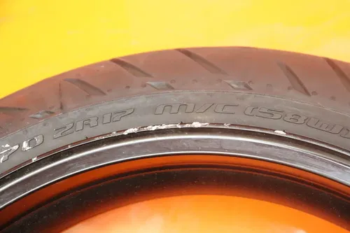01-05 SUZUKI GSXR 600 750 OEM FRONT WHEEL RIM W TIRE