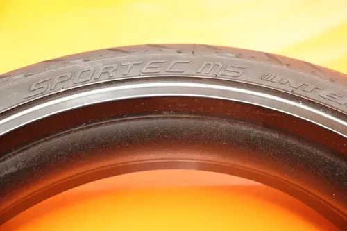 01-05 SUZUKI GSXR 600 750 OEM FRONT WHEEL RIM W TIRE