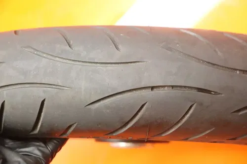 01-05 SUZUKI GSXR 600 750 OEM FRONT WHEEL RIM W TIRE