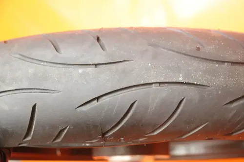 01-05 SUZUKI GSXR 600 750 OEM FRONT WHEEL RIM W TIRE