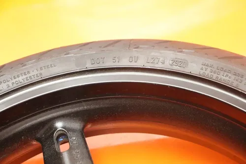 01-05 SUZUKI GSXR 600 750 OEM FRONT WHEEL RIM W TIRE