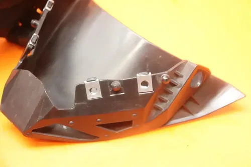 22-24 2023 YAMAHA YZF R7 OEM LOWER BOTTOM BELLY FAIRING MIDDLE PANEL CONNECTOR