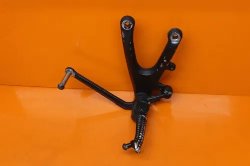 04-08 YAMAHA YZF R1 OEM LEFT REARSET REAR SET DRIVER FOOT PEG REST STOP