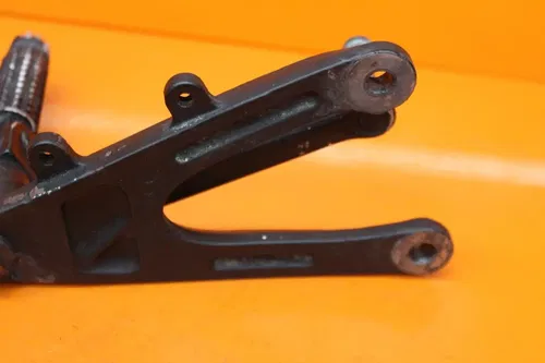 04-08 YAMAHA YZF R1 OEM LEFT REARSET REAR SET DRIVER FOOT PEG REST STOP