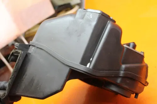 2005 2006 KAWASAKI NINJA ZX6R 636 OEM AIRBOX AIR INTAKE FILTER BOX 11010-0061