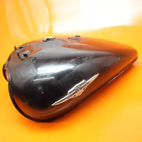 06-09 SUZUKI BOULEVARD M109R VZR1800 OEM GAS TANK FUEL CELL PETROL RESERVOIR