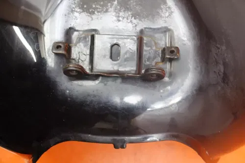 06-09 SUZUKI BOULEVARD M109R VZR1800 OEM GAS TANK FUEL CELL PETROL RESERVOIR