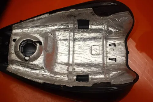 06-09 SUZUKI BOULEVARD M109R VZR1800 OEM GAS TANK FUEL CELL PETROL RESERVOIR