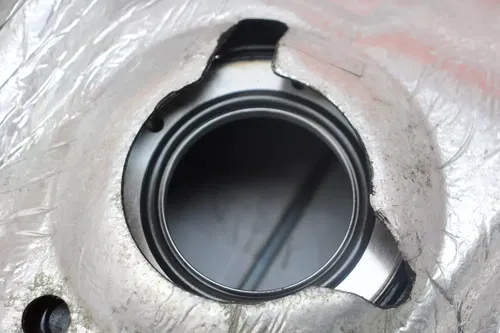 06-09 SUZUKI BOULEVARD M109R VZR1800 OEM GAS TANK FUEL CELL PETROL RESERVOIR