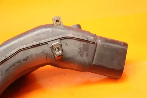2008-2011 SUZUKI HAYABUSA OEM RIGHT RAM AIR INTAKE DUCT TUBE