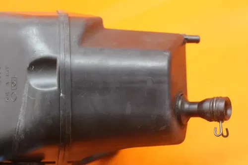 09-11 KAWASAKI NINJA 650R OEM AIRBOX AIR INTAKE FILTER BOX 11010-0156