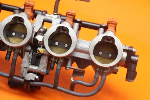 11-13 KAWASAKI NINJA 1000 OEM MAIN FUEL INJECTORS / THROTTLE BODIES