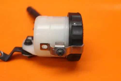 04-15 KAWASAKI NINJA ZX10R OEM FRONT BRAKE MASTER FLUID RESERVOIR TANK BOTTLE