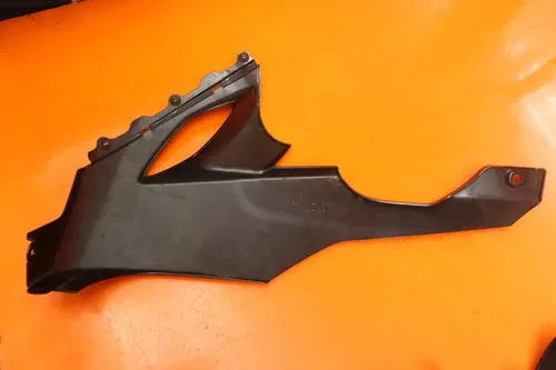 2010 KAWASAKI NINJA ZX10R OEM RIGHT MID UPPER SIDE FAIRING COWL PLASTIC