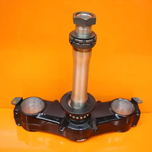 2006 2007 KAWASAKI NINJA ZX10R OEM FRONT FORKS CLAMP LOWER TRIPLE TREE STEM