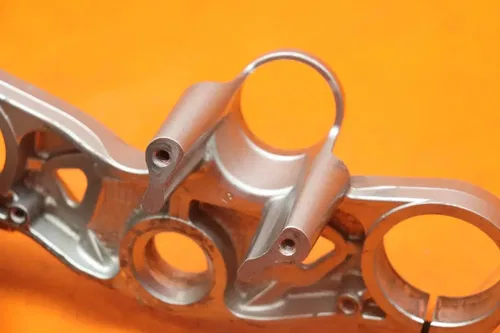 2005-2006 KAWASAKI NINJA ZX6R OEM FORKS UPPER TRIPLE TREE CLAMP