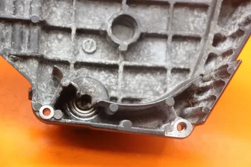 2011 KAWASAKI VULCAN 1700 VOYAGER ABS OEM FRONT ENGINE SPROCKET CHAIN COVER