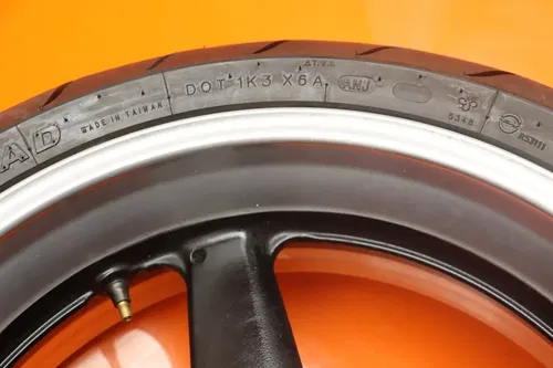2003 YAMAHA YZF R1 OEM STRAIGHT REAR WHEEL BACK RIM W TIRE