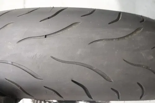 2003 YAMAHA YZF R1 OEM STRAIGHT REAR WHEEL BACK RIM W TIRE