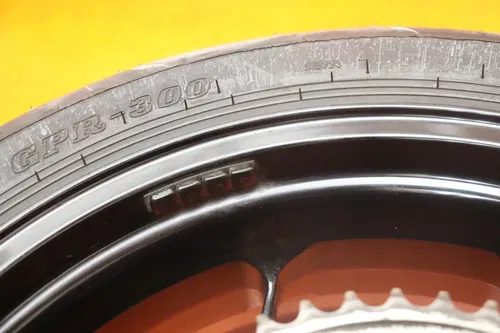 17-25 HONDA CBR1000RR OEM STRAIGHT REAR WHEEL BACK RIM W TIRE ***NO DENTS***