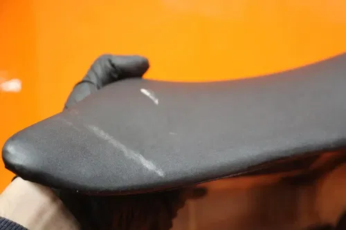 00-01 KAWASAKI NINJA ZX12R OEM FRONT DRIVERS SEAT PAD SADDLE PILLION