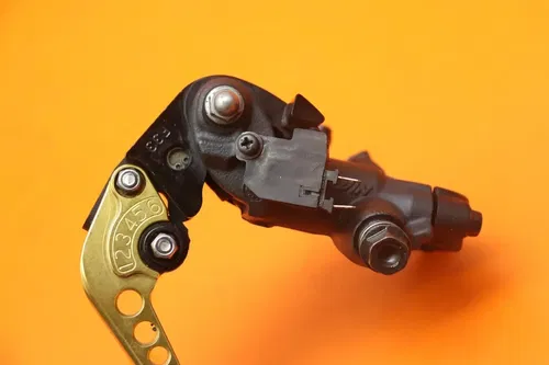 17-25 HONDA CBR1000RR OEM FRONT BRAKE MASTER CYLINDER WITH LEVER