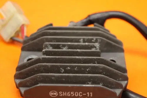 01-05 YAMAHA FZ1 OEM RECTIFIER VOLTAGE REGULATOR