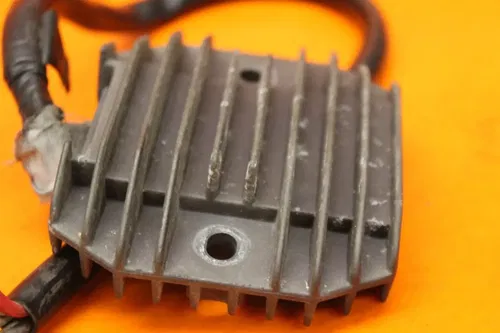 01-05 YAMAHA FZ1 OEM RECTIFIER VOLTAGE REGULATOR