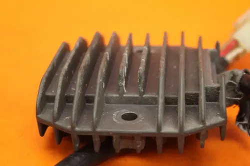 01-05 YAMAHA FZ1 OEM RECTIFIER VOLTAGE REGULATOR