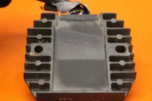 01-05 YAMAHA FZ1 OEM RECTIFIER VOLTAGE REGULATOR